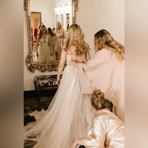 GALINA SIGNATURE
illusion plunge lace appliqued wedding dress - Picture 8 of 8